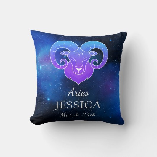 名前と〔占星術の〕十二宮図記号Ariesギフト装飾用クッション クッション (正面)
