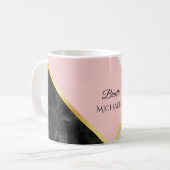 名前のエレガントで黒い大理石のピンク色のブロック コーヒーマグカップ (正面左)