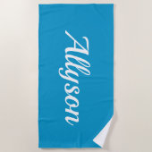 名前のカスタマイズ、白いスクリプト/青 ビーチタオル (正面)