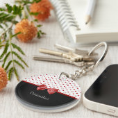 名前のガーリーで赤くおよび黒い水玉模様のハートの弓 キーホルダー (正面右)