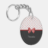 名前のガーリーで赤くおよび黒い水玉模様のハートの弓 キーホルダー (正面左)