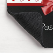 名前のガーリーで赤くおよび黒い水玉模様のハートの弓 マウスパッド (コーナー)