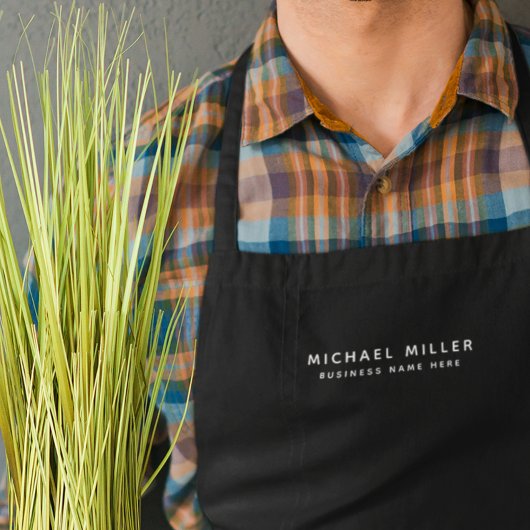 名前のシンプル付いたミニマルなブラックエプロン エプロン