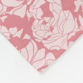 名前のモダンな淡いピンクの花のガーリーなモノグラム フリースブランケット (角)