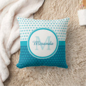 名前のモダンな青緑の水玉模様のモノグラム クッション (ブランケット)