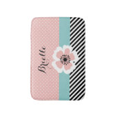 名前のレトロのピンクの水玉模様そしてストライプな花 バスマット (正面縦)