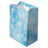 名前の一致するメリークリスマスブルーミディアムギフトを追加 ミディアムペーパーバッグ (裏面アングル)