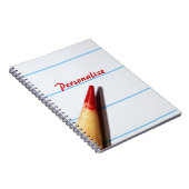 名前の並べられた紙の赤い先生の鉛筆 ノートブック (右側)