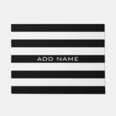 名前の付いたストライプの白黒のパターン ドアマット (正面)