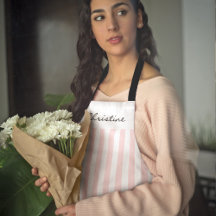 名前の付いたピンクと白ストライプのオーニング窓