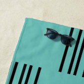 名前の付いたライトティール（緑がかった色）の黒線 ビーチタオル (インサイチュ)