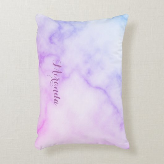 名前の付いたレインボー大理石パタパーソナライズされたーン アクセントクッション (正面(垂直))