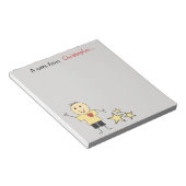 名前の付いた小柄な小柄な小柄な小柄な男の子灰色の赤い黄色 ノートパッド (アングル)