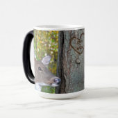 名前の付いた木の上にハートを置いて行く モーフィングマグカップ (正面左)