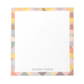 名前の付いた秋の地色の幾何学模様 ノートパッド (正面)