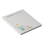 名前の付いた青と緑の小さな棒少年 ノートパッド (アングル)