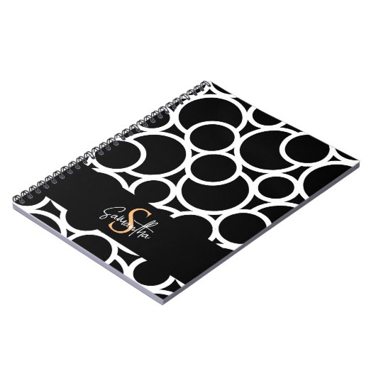 名前の付いた黒と白の円パターン ノートブック (左側)