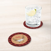 名前の付いたPlaid上の白いバラとトナカイ ラウンドペーパーコースター (インサイチュ)