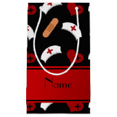 名前の付パーソナライズされたいた黒のナースパターン スモールペーパーバッグ (正面)