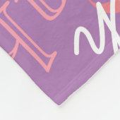 名前の作成フェミニンタイポグラフィラベンダー フリースブランケット (角)