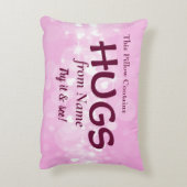 名前の変更と文字この枕はハグを含む アクセントクッション (裏面(縦))