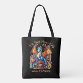 名前の文字を追加する、ドラゴンが本の場合は非表示 トートバッグ (裏面)