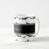 名前の白パーソナライズされた色グリッターこうもり コーヒーマグカップ (正面右)