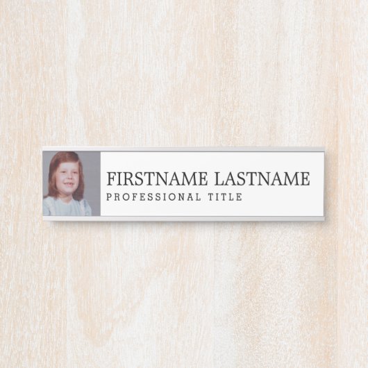 名前の白黒タイトルとプロフェッショナル写真 サインプレート (正面)