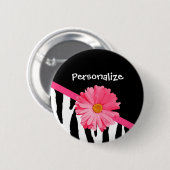 名前の粋なシマウマパターンガーリーなピンクのデイジー 缶バッジ (正面&裏面)