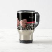 名前の粋なヒョウのプリントそしてピンクのリボン トラベルマグ (正面右)