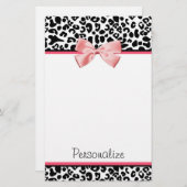 名前の粋なヒョウのプリントそしてピンクのリボン 便箋 (正面/裏面)