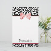 名前の粋なヒョウのプリントそしてピンクのリボン 便箋 (スタンド正面)