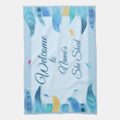 名前の編集文字彼女はBoho Blue Featherを流した キッチンタオル (縦)