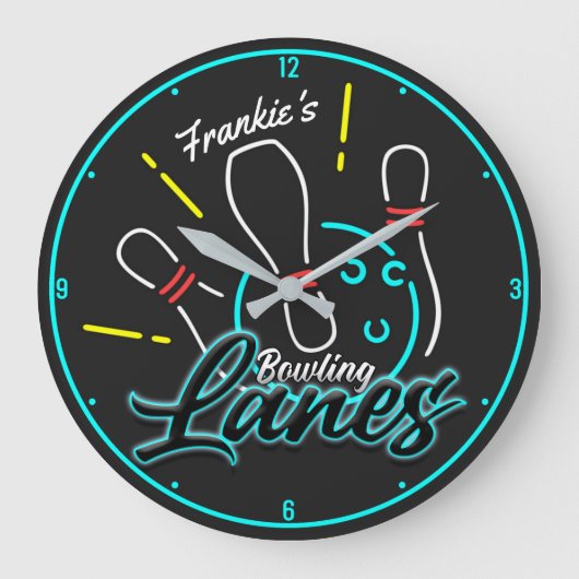 名前の追カスタム加レトロボウリングをする人、 クリケットの投手ボーリング車線 ラージ壁時計 (正面)