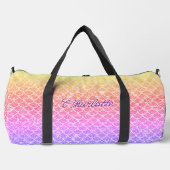 名前の追加イエローピンクメイブマーメイドはかりで測 ダッフルバッグ (正面)