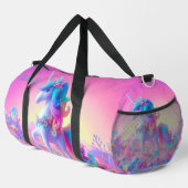 名前の追加イニシャル、ピンク&アクアユニコーン ダッフルバッグ (右コーナー)