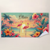 名前の追加ビーチサンセットフラミンゴズトロピカルフラワー ビーチタオル (正面)