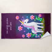 名前の追加文字、紫の花を持つユニコーン ビーチタオル (正面)