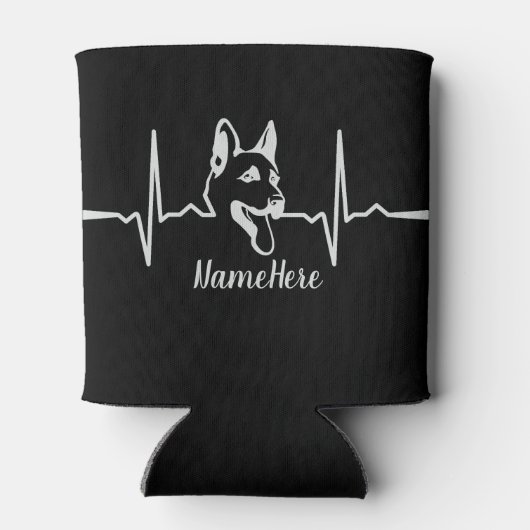 名前の追加文字、黒のドイツの羊飼いのハートビート 缶クーラー (裏面)