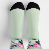 名前の追加、おばあちゃんピンクのローズフローラ淡い色のブルー ソックス (上部)