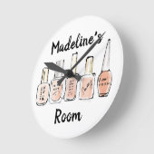 名前の追加 |ピンクモダン爪、 ネイルポーランドスケッチ ラウンド壁時計 (傾斜)