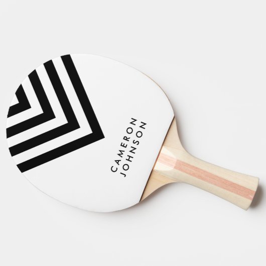 名前の追加（白と黒のミニマリストシェブロン） 卓球ラケット (横)