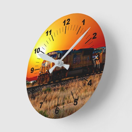 名前または文字の追加 – サンセットディーゼル機関車列車 ラウンド壁時計 (傾斜)