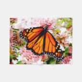 名前をオレンジと黒の蝶でパーソナライズ フリースブランケット (正面(横))