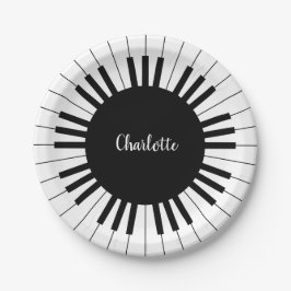 名前をカスタマイズした白黒の鍵のピアノ ペーパープレート