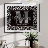名前をカスタマイズした黒と白の花柄プリント ポスター