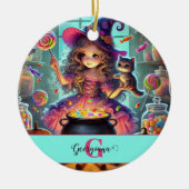 名前をカスタムするかわいいお洒落ウィッチハロウィーントリート セラミックオーナメント (正面)