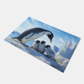 名前をカスタムするかわいいペンギン ドアマット (アングル)