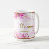 名前をカスタムするかわいらしフローラピンクと金ゴールドラテマグカップ コーヒーマグカップ (正面右)
