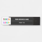 名前をカスタムするとタイトルドアのロゴ付き署名 サインプレート (正面)